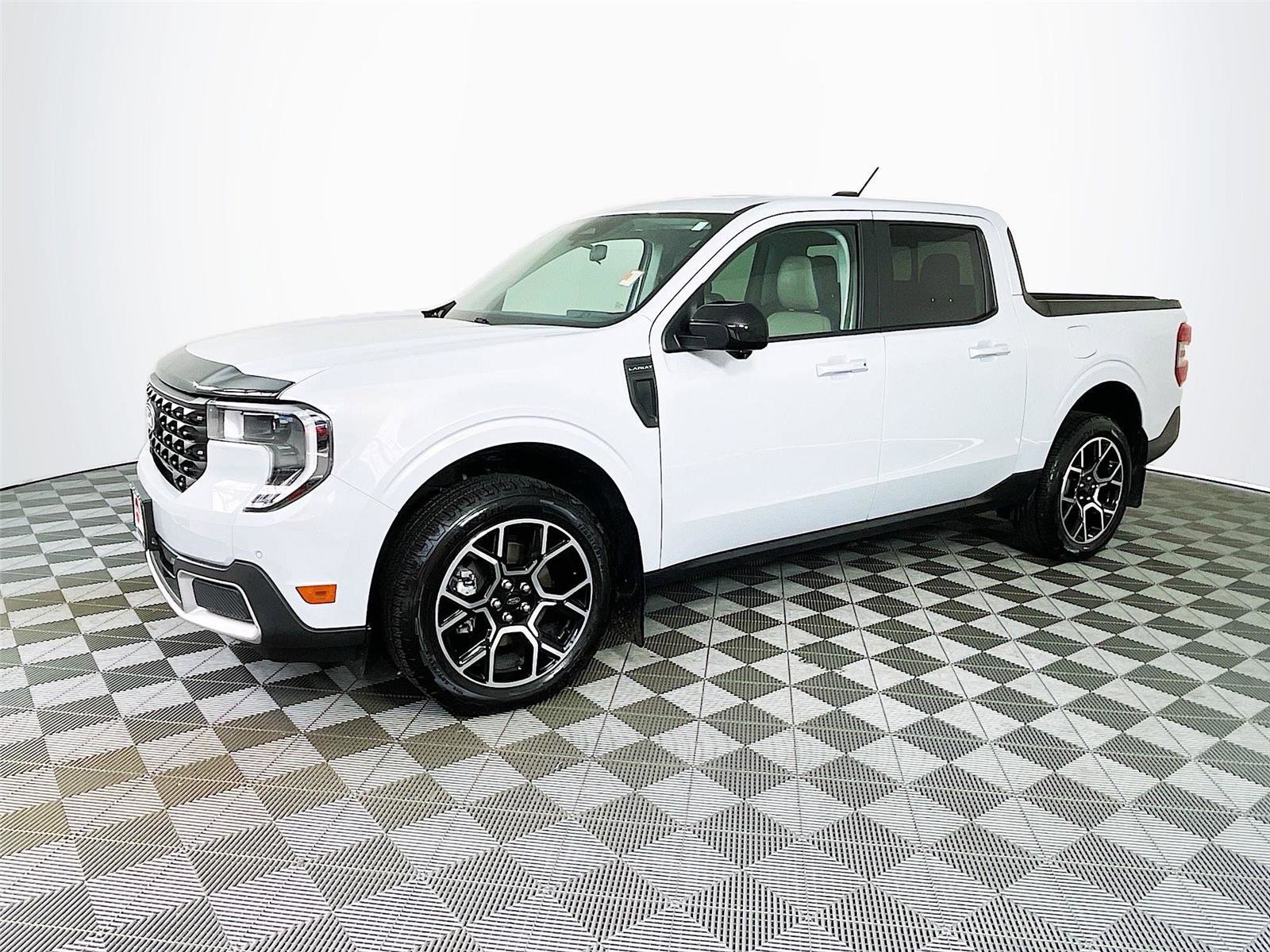 Used 2025 Ford Maverick Lariat w/ 4K Tow Package AWD/4WD image 4