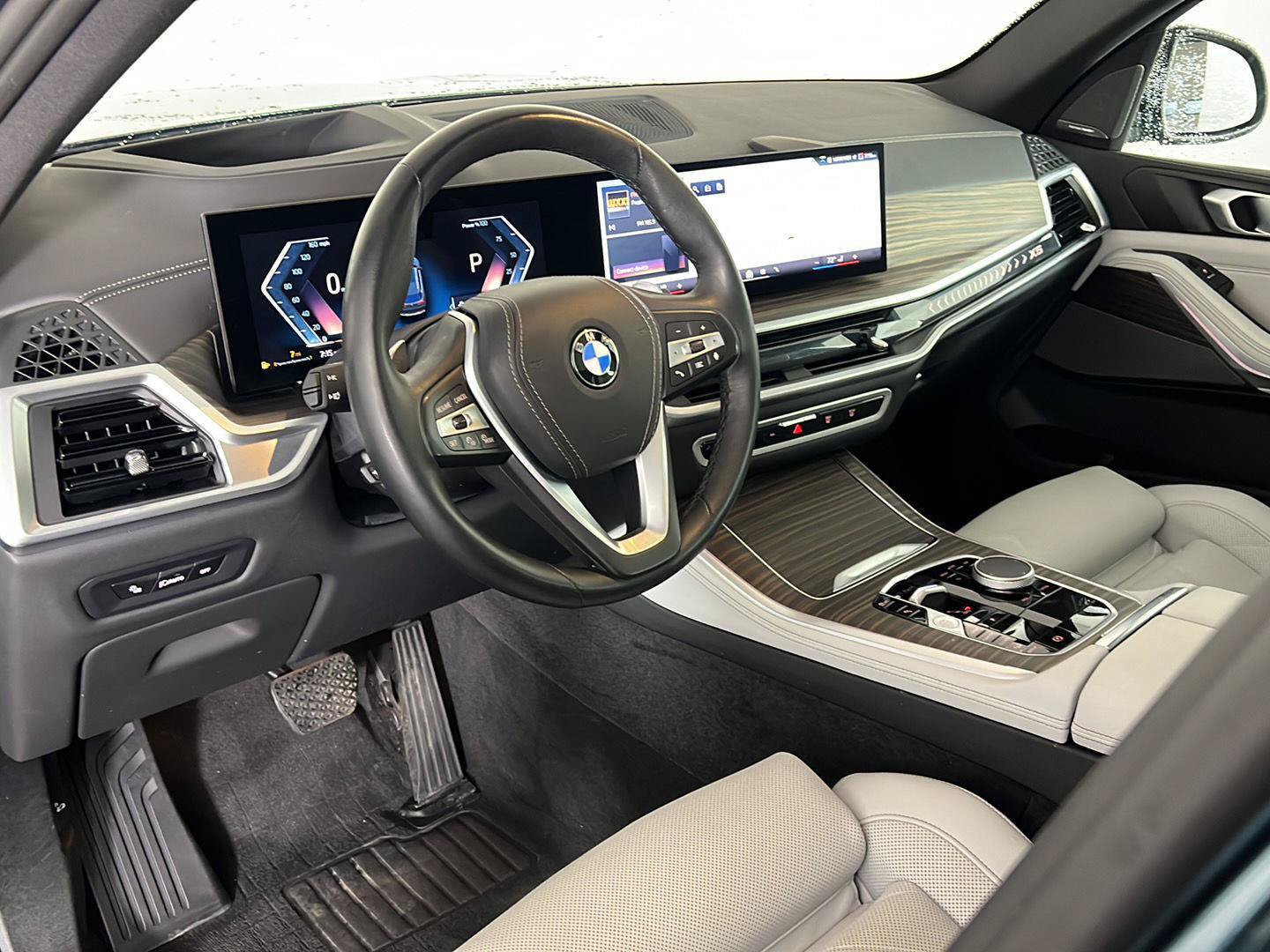 Certified 2025 BMW X5 xDrive40i w/ Premium Package AWD/4WD image 2