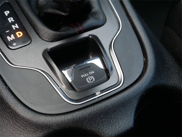 Used 2019 Jeep Cherokee Trailhawk w/ Cold Weather Group image 33