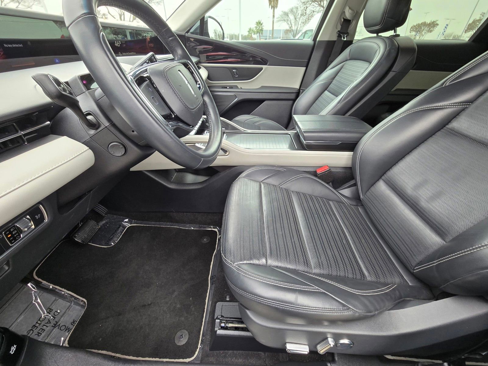 Used 2024 Lincoln Nautilus Reserve image 13