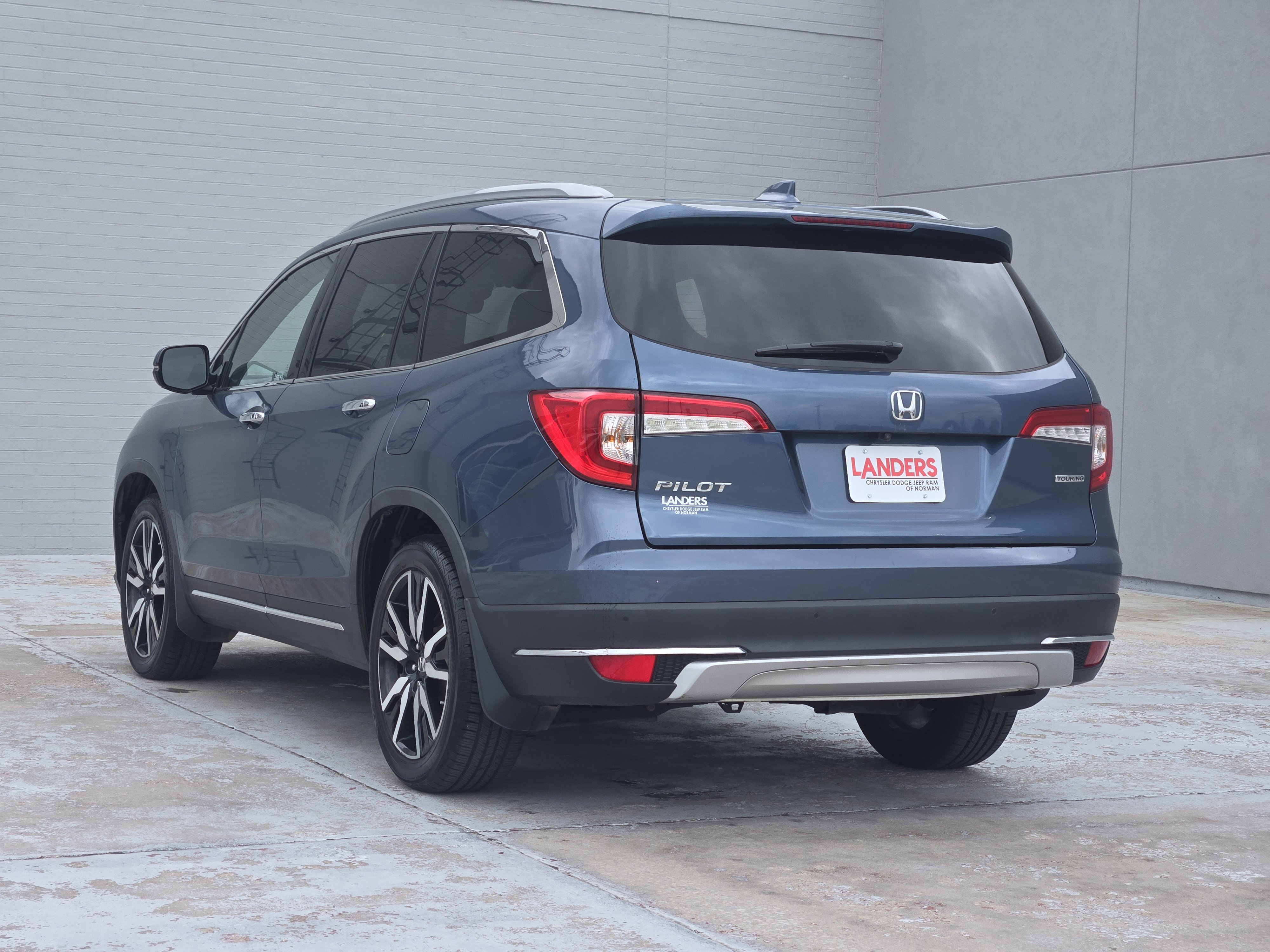 Used 2019 Honda Pilot Touring image 5