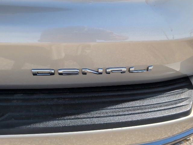 Used 2023 GMC Yukon XL Denali Ultimate AWD/4WD image 22