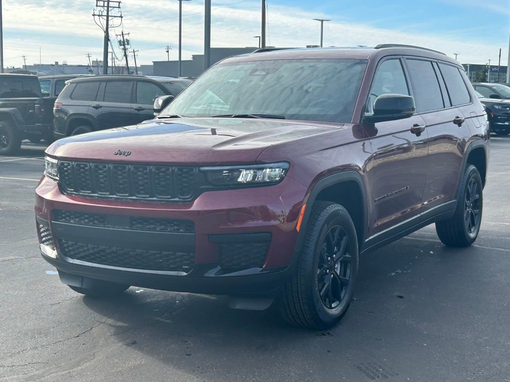 New 2025 Jeep Grand Cherokee L Altitude image 3