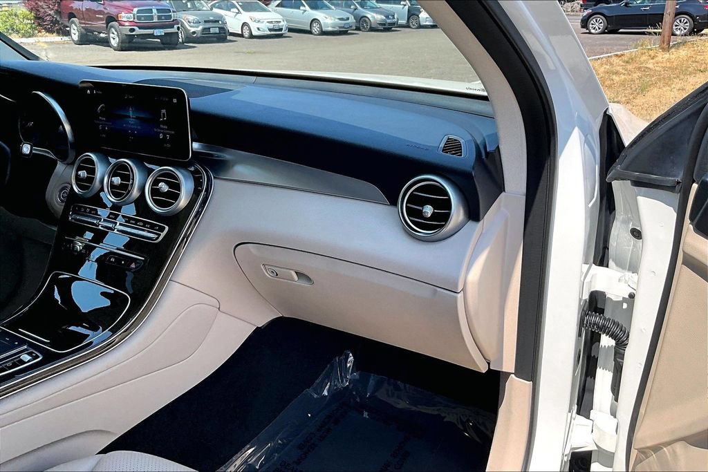 Used 2022 Mercedes-Benz GLC 300 image 19