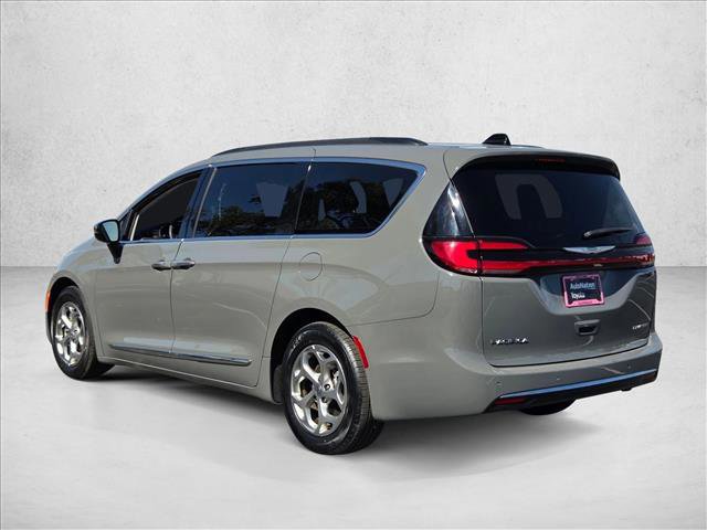 Used 2023 Chrysler Pacifica Limited image 8