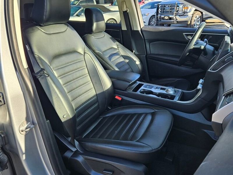 Used 2023 Ford Edge SEL image 17