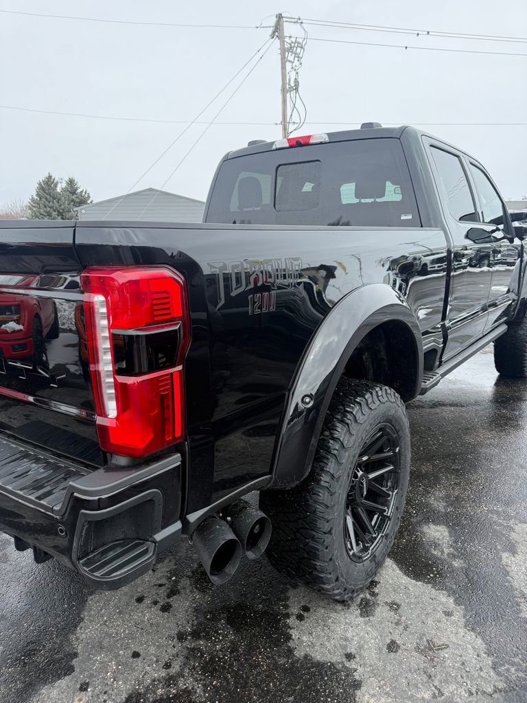 New 2026 Ford F250 Lariat w/ Black Appearance Package image 9