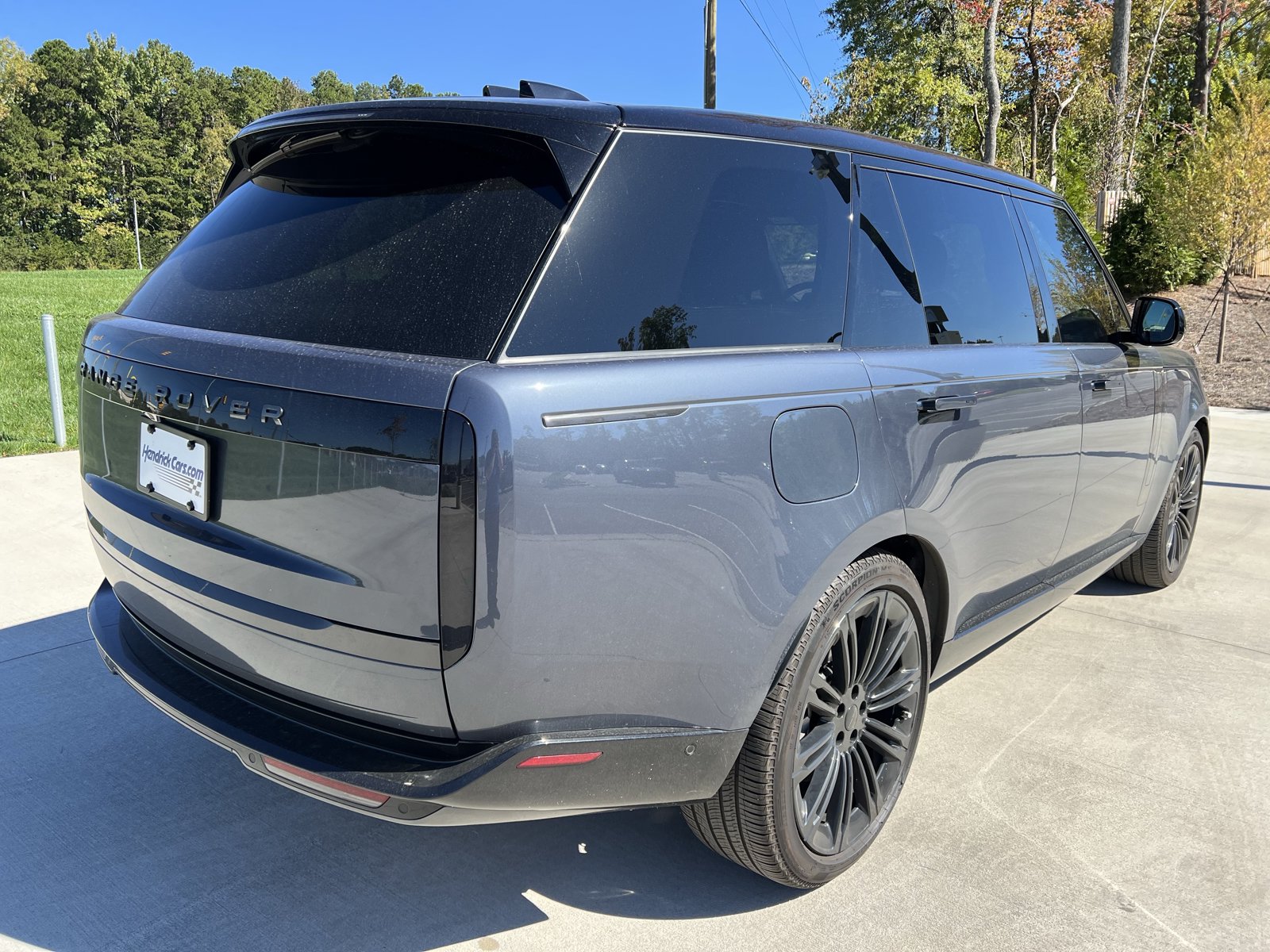 Used 2026 Land Rover Range Rover Long Wheelbase SE AWD/4WD image 10