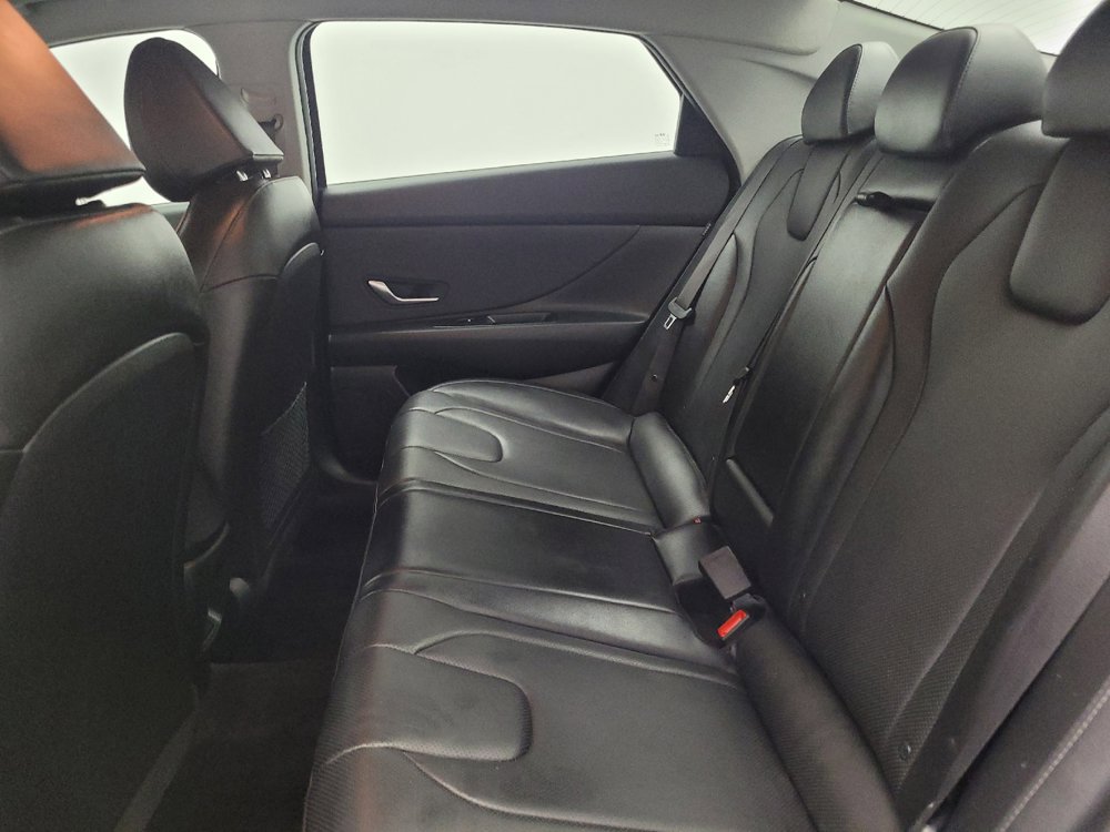 Used 2025 Hyundai Elantra Limited FWD image 18