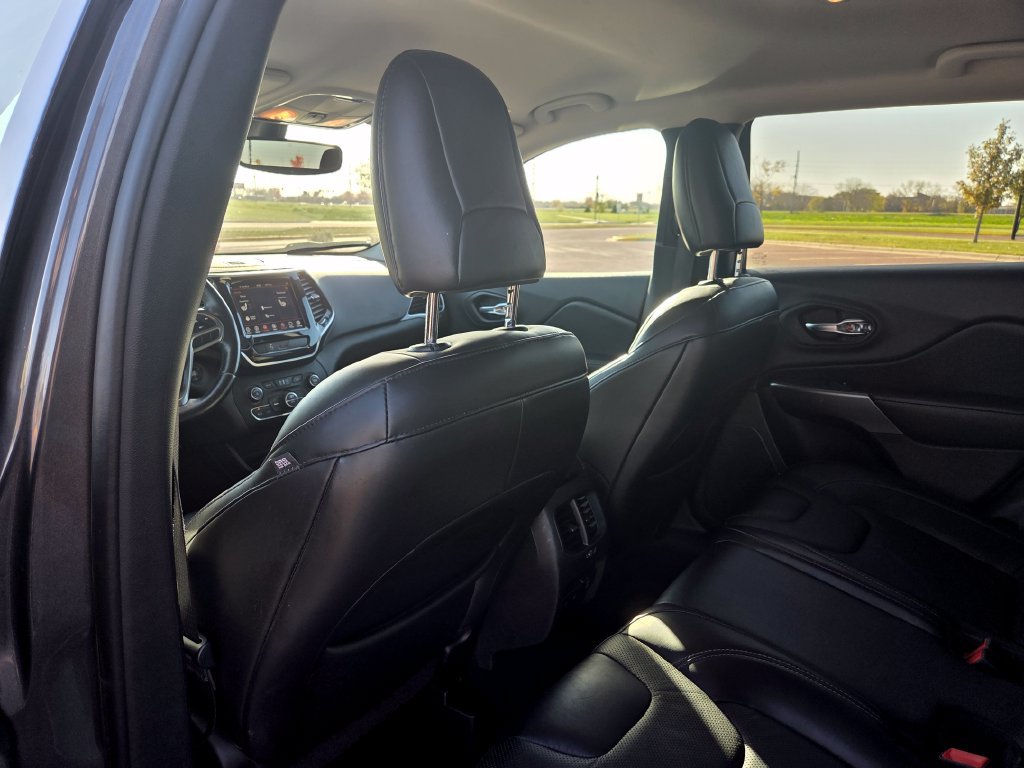 Used 2019 Jeep Cherokee Limited AWD/4WD image 37