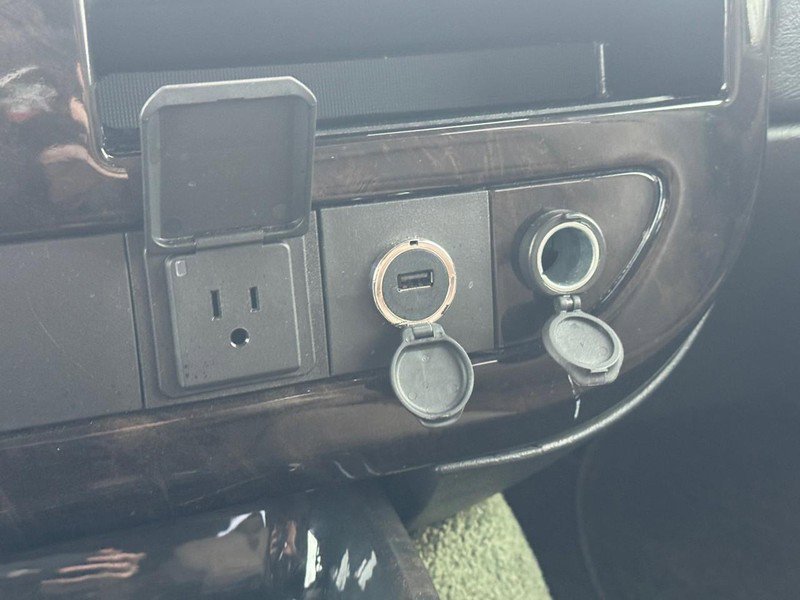 Used 2015 Chevrolet Express 2500 image 29