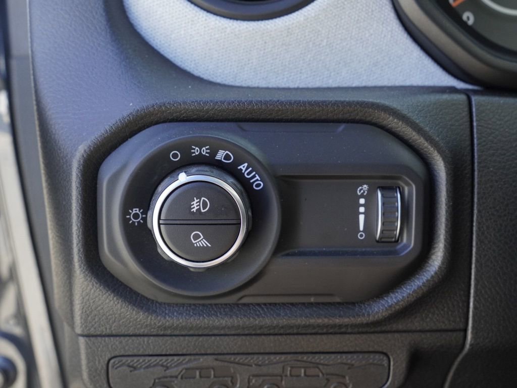 Used 2024 Jeep Gladiator Sport image 12