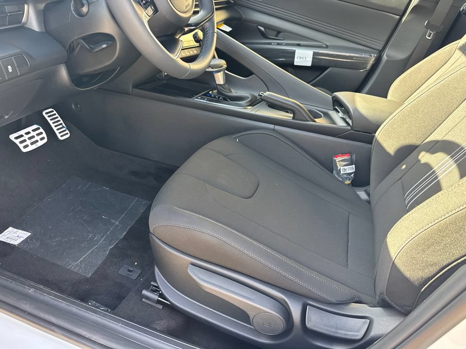 New 2026 Hyundai Elantra SEL Sport FWD image 10