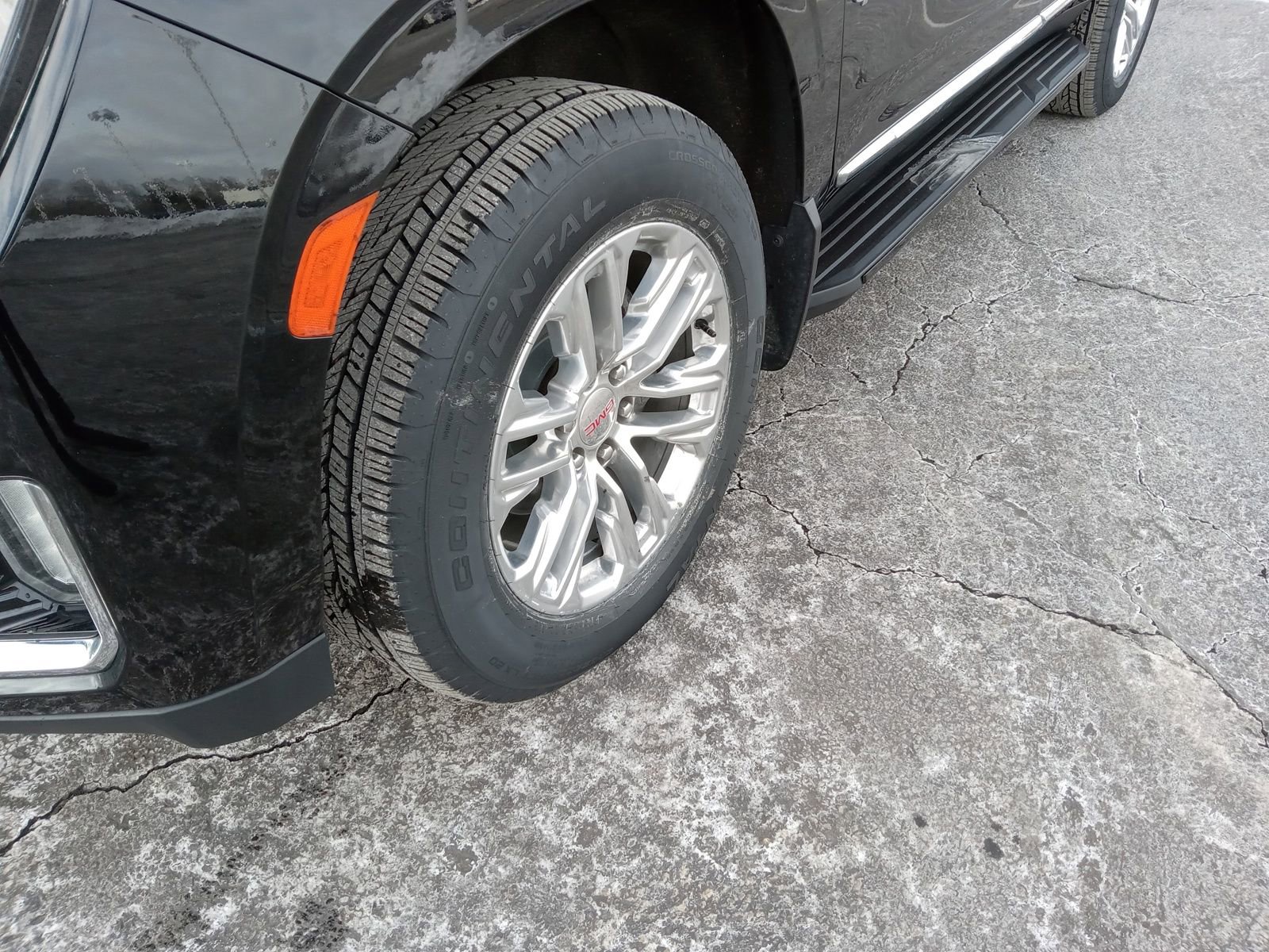 Used 2021 GMC Yukon SLT w/ SLT Luxury Package image 6