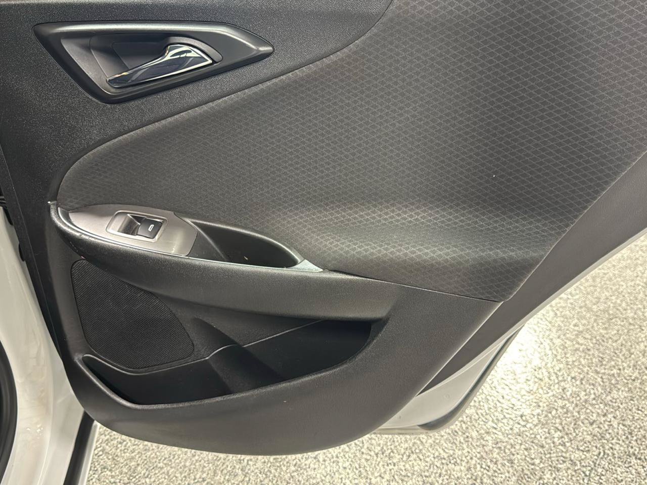 Used 2020 Chevrolet Malibu LT FWD image 12