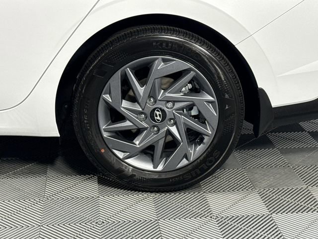 Used 2025 Hyundai Elantra Hybrid FWD image 17