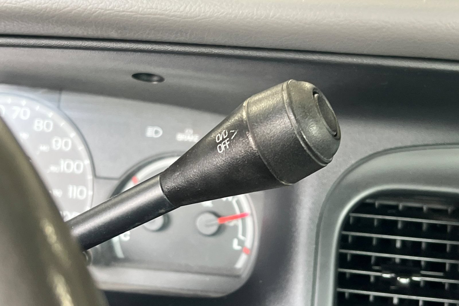 Used 2002 Ford Crown Victoria LX RWD image 19