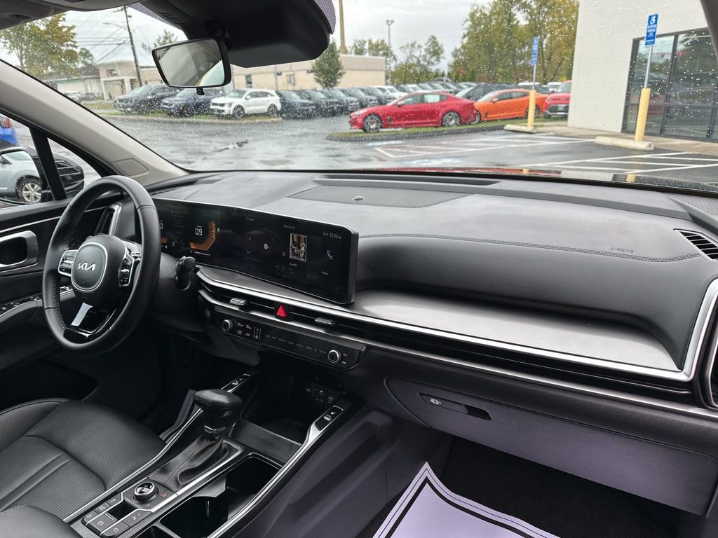 Used 2025 Kia Sorento S image 15