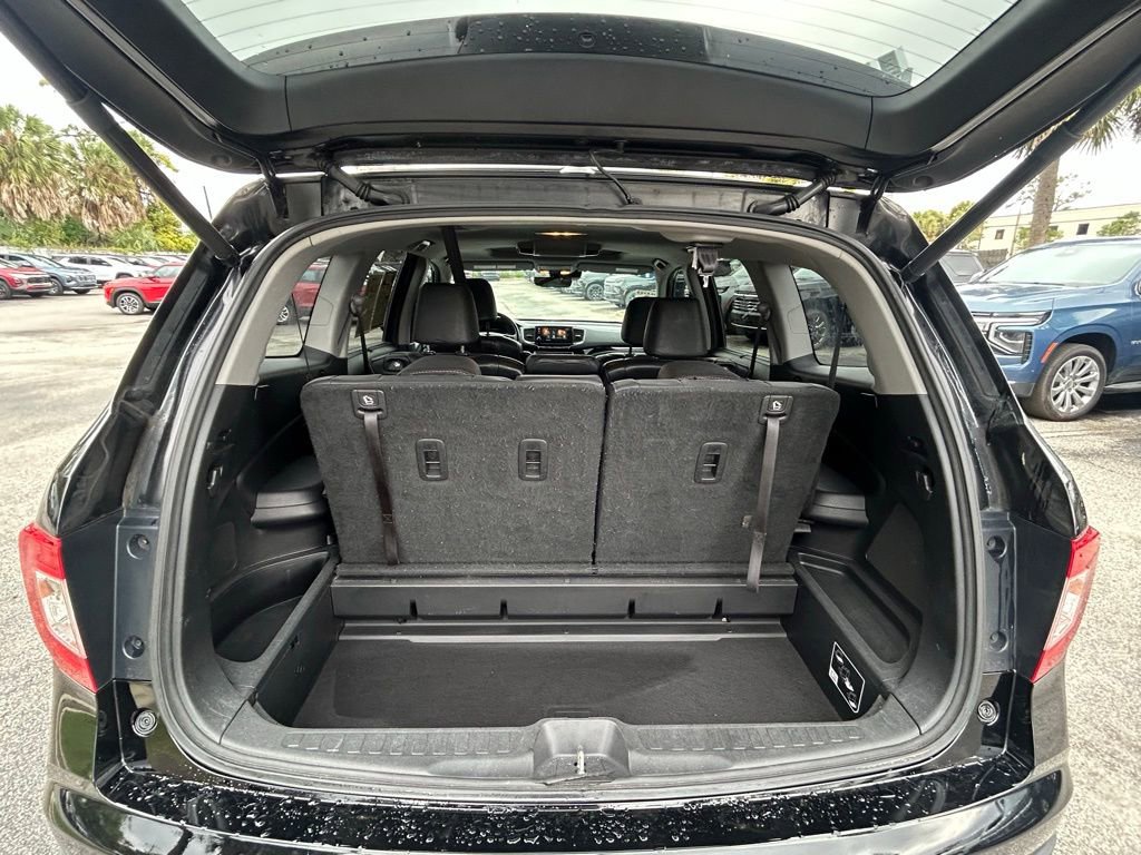 Used 2019 Honda Pilot Touring image 11