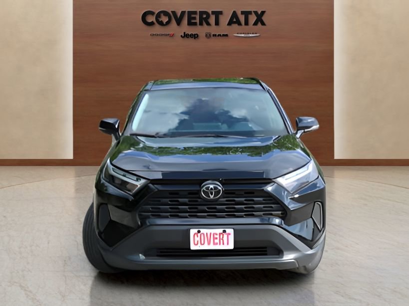 Used 2025 Toyota RAV4 XLE FWD image 8