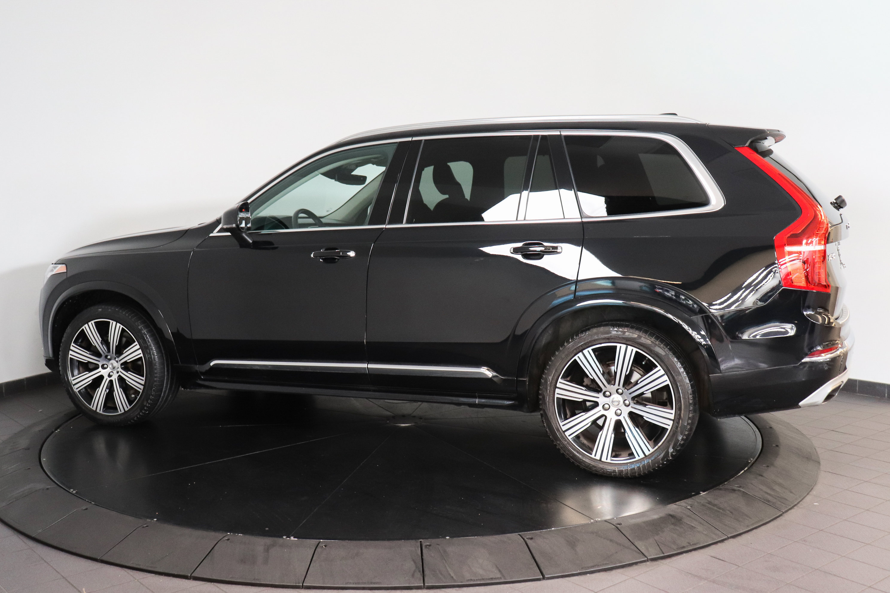 Used 2021 Volvo XC90 T6 Inscription w/ Advanced Package AWD/4WD image 3