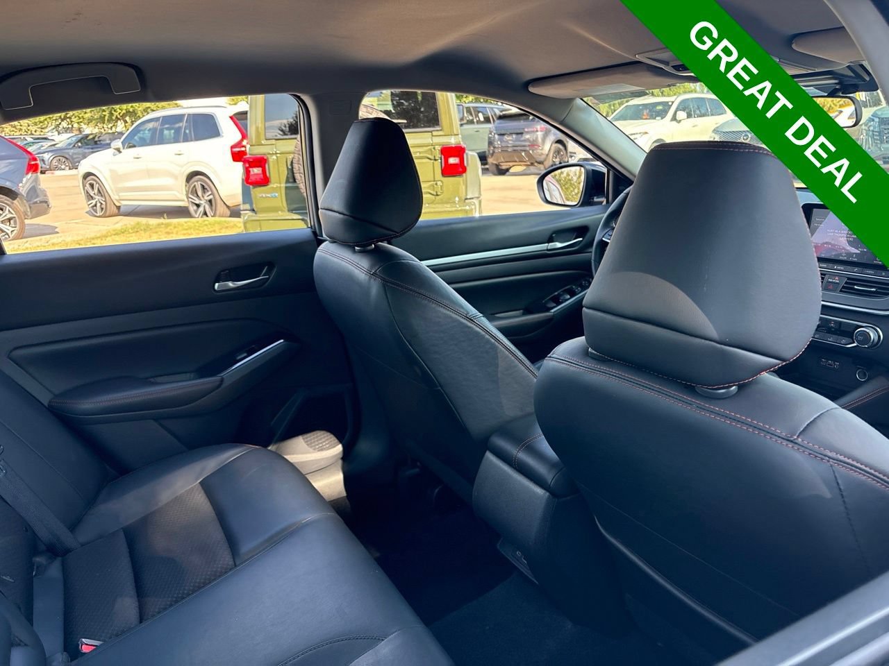 Used 2025 Nissan Altima 2.5 SR FWD image 12
