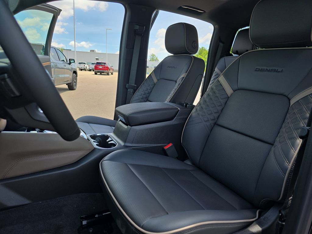 New 2026 GMC Canyon Denali AWD/4WD image 15