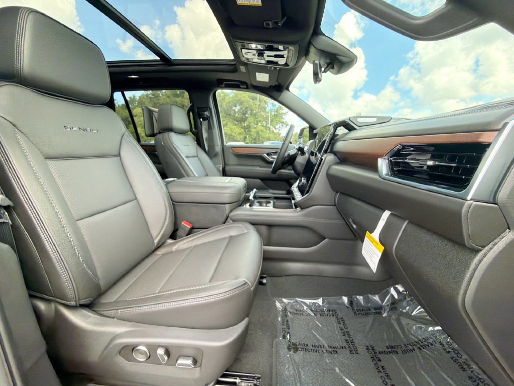 New 2026 GMC Yukon Denali w/ Advanced Technology Package AWD/4WD image 11