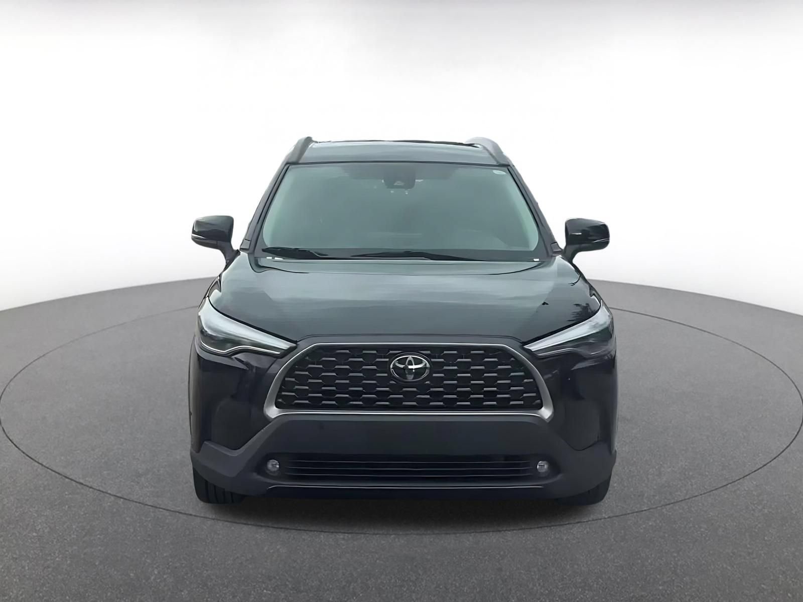 Used 2022 Toyota Corolla Cross XLE AWD/4WD image 4