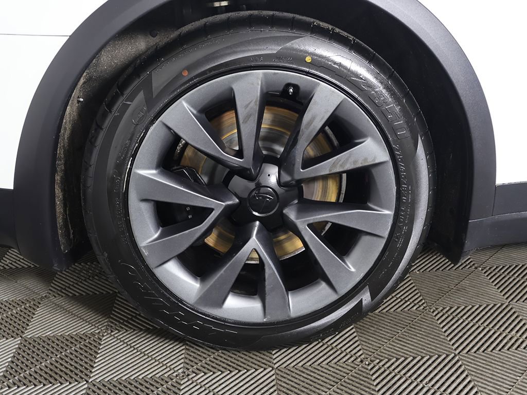 Used 2023 Tesla Model X image 18
