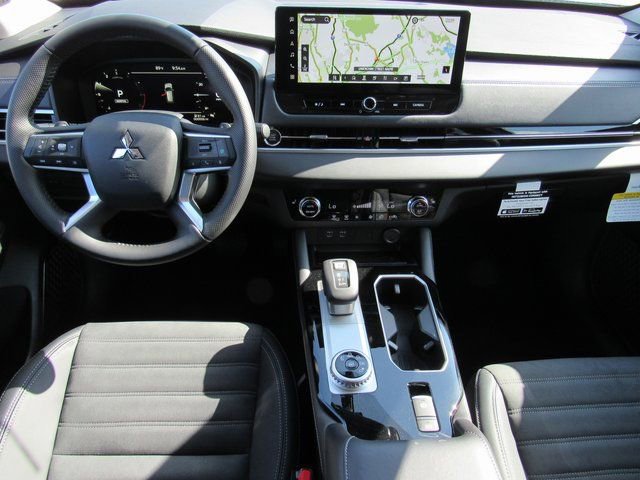 New 2025 Mitsubishi Outlander SE image 10