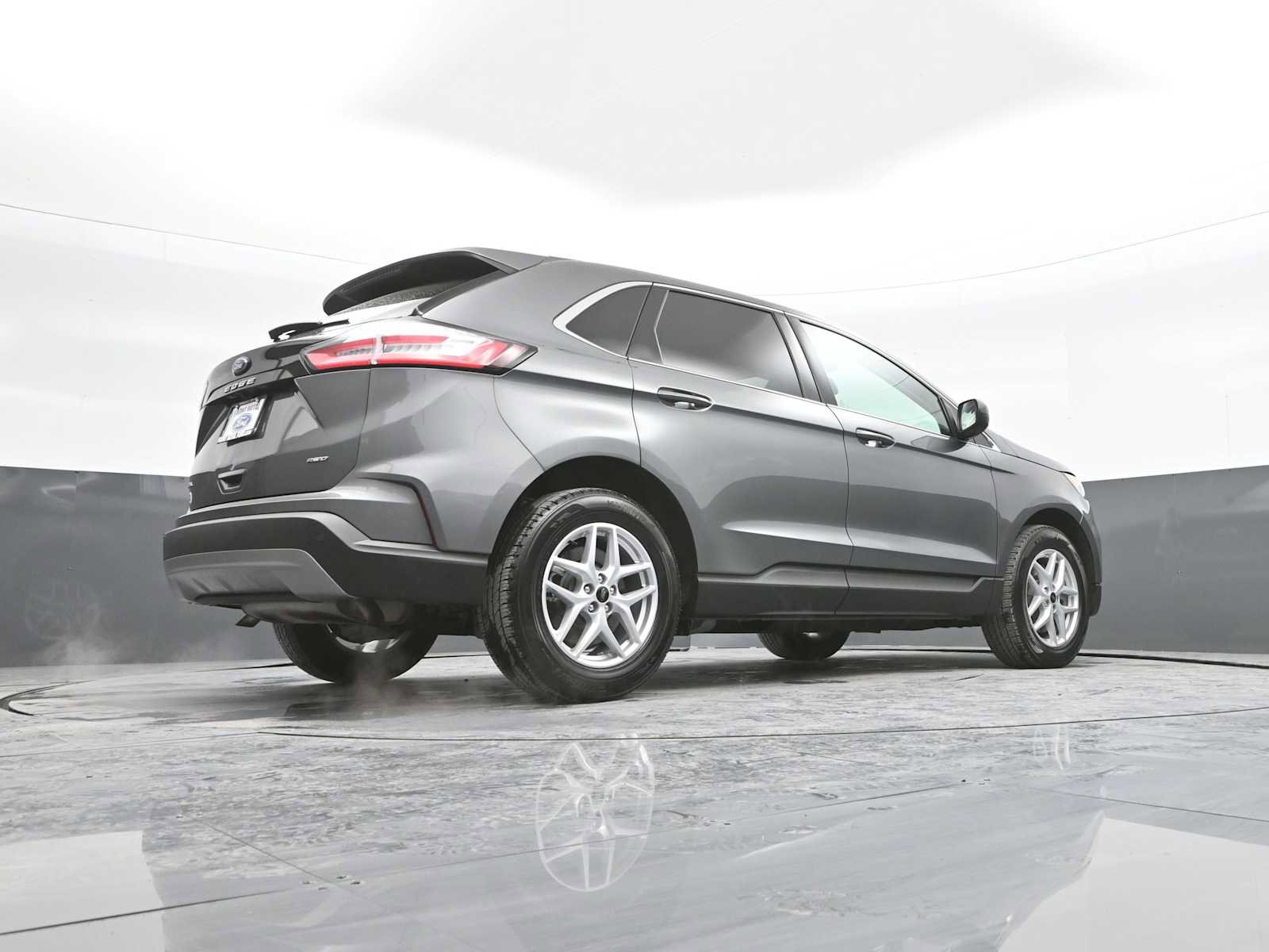 Used 2024 Ford Edge SEL image 42