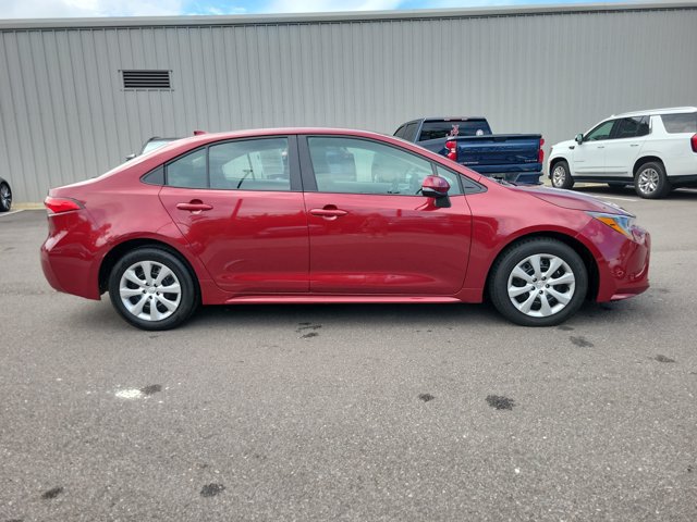 Used 2025 Toyota Corolla LE FWD image 2