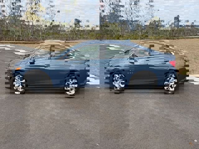 Used 2024 Chevrolet Malibu LT image 3