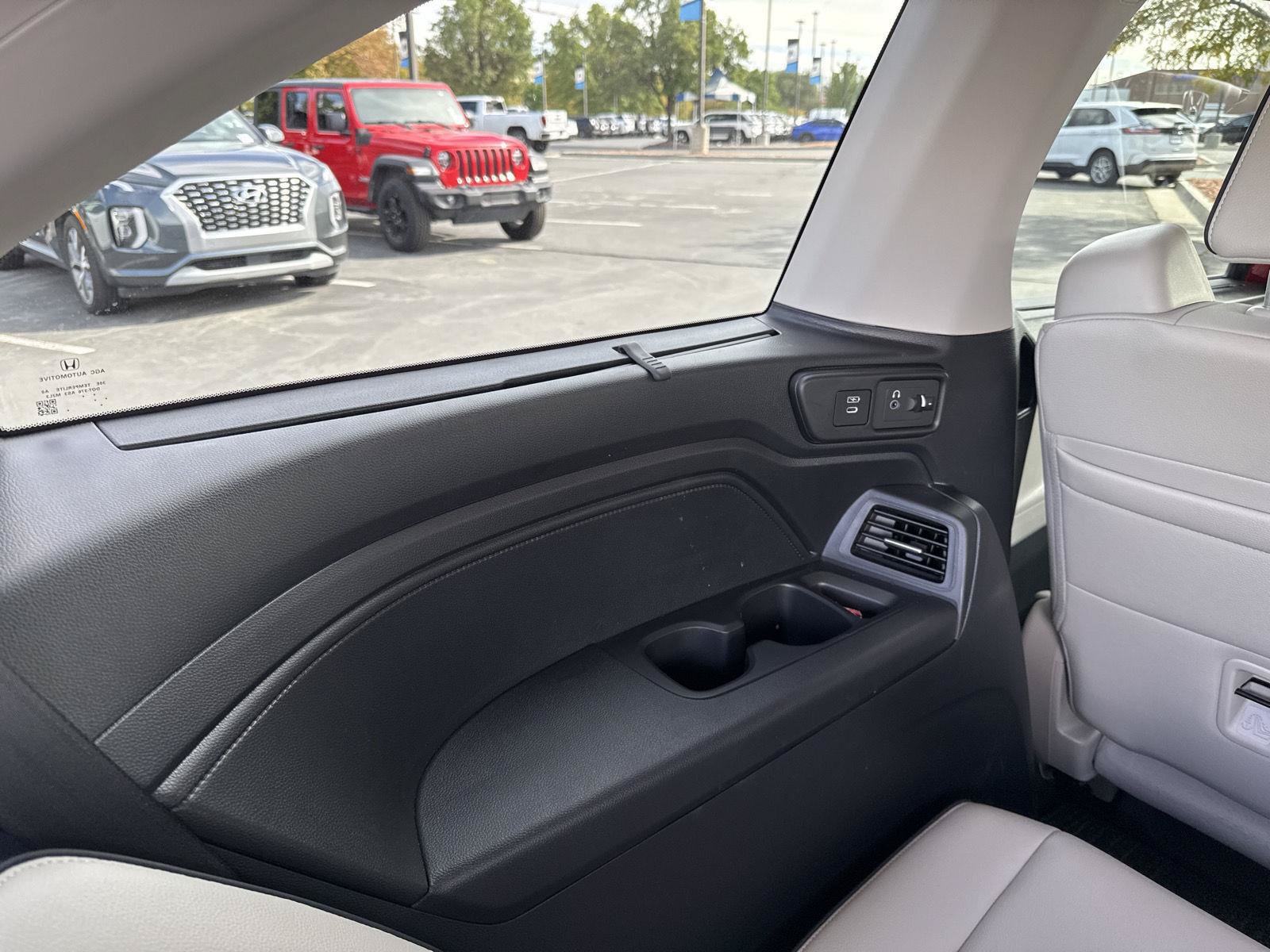 Used 2026 Honda Odyssey Touring image 8