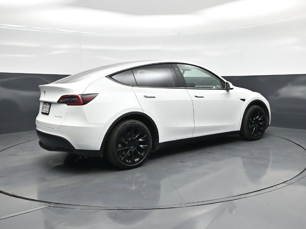 Used 2023 Tesla Model Y Long Range AWD/4WD image 19