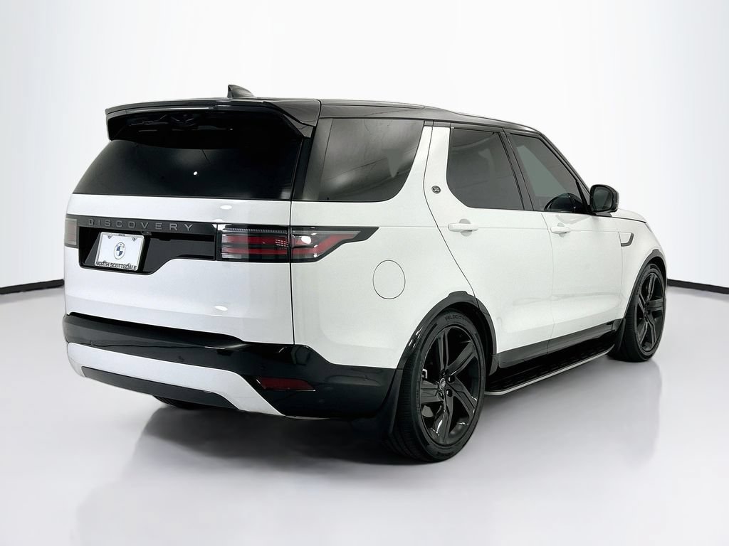 Used 2024 Land Rover Discovery Dynamic SE AWD/4WD image 5