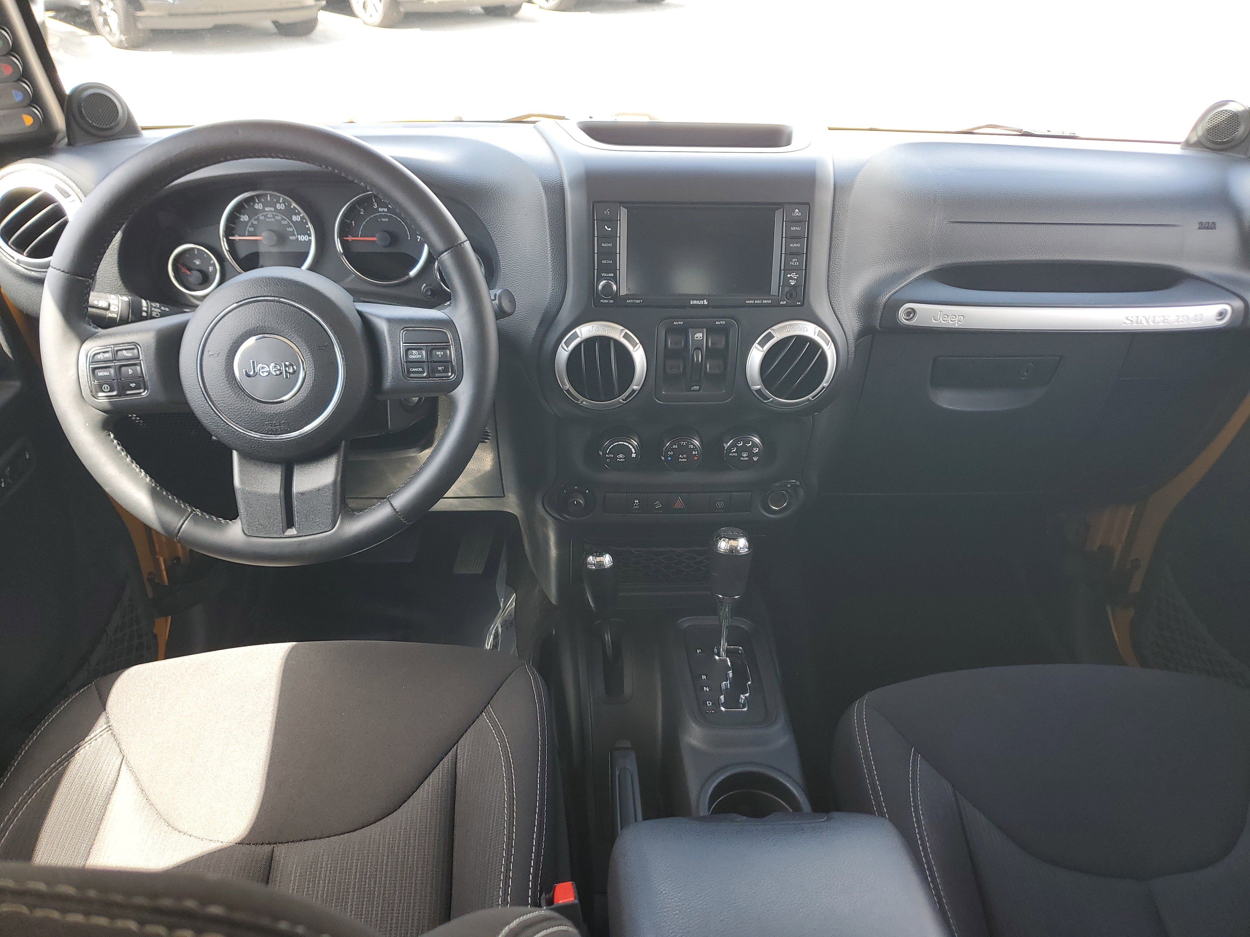 Used 2014 Jeep Wrangler Unlimited Sahara w/ Connectivity Group image 15