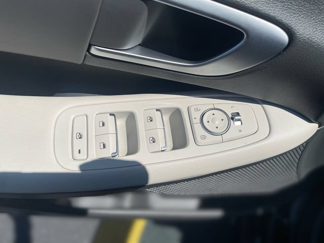 Used 2025 Hyundai Sonata SEL FWD image 15