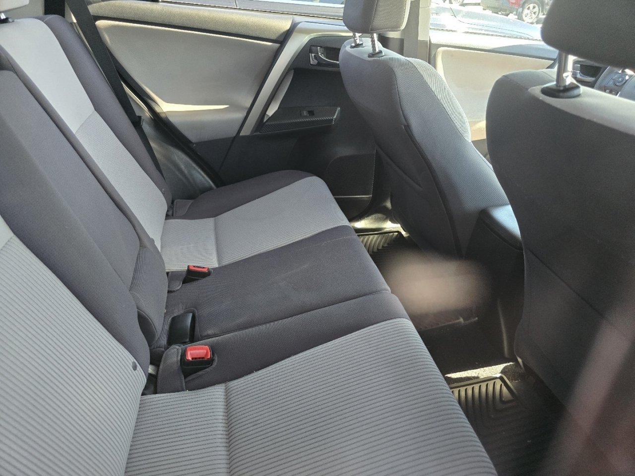 Used 2015 Toyota RAV4 XLE AWD/4WD image 12