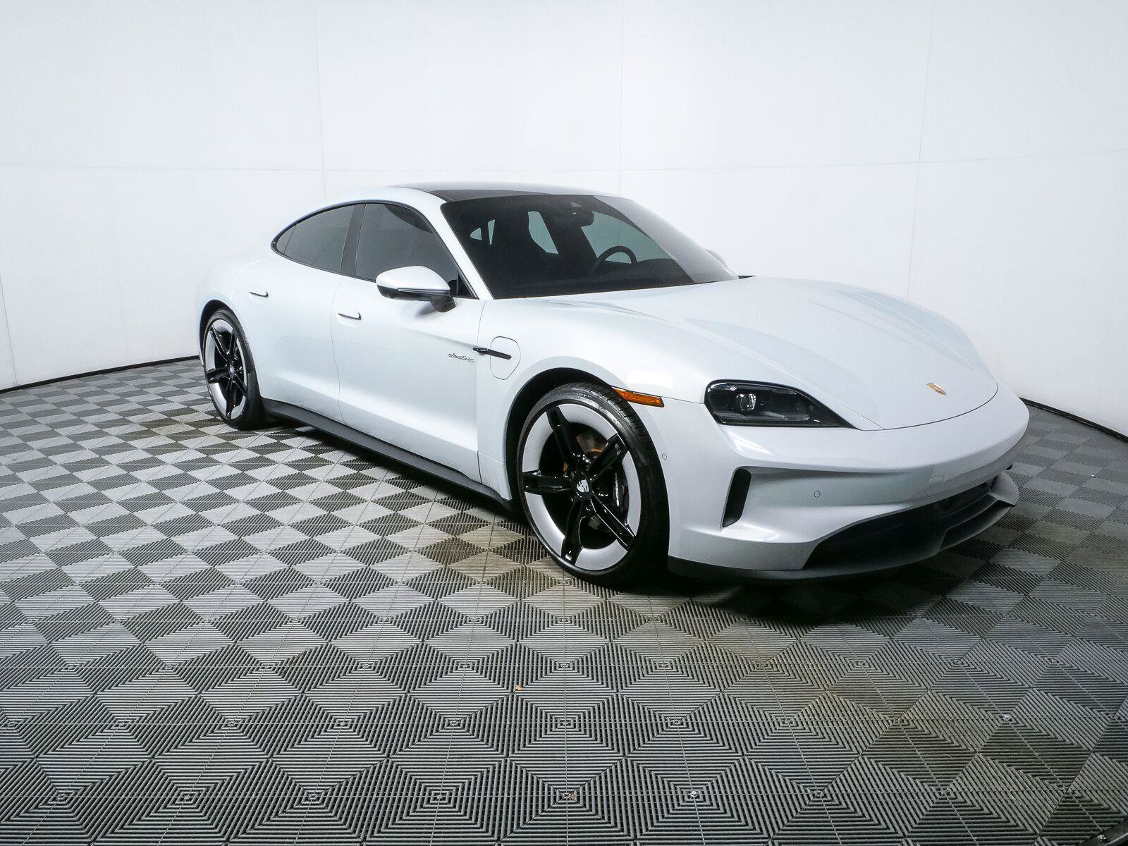 Certified 2025 Porsche Taycan AWD/4WD image 27