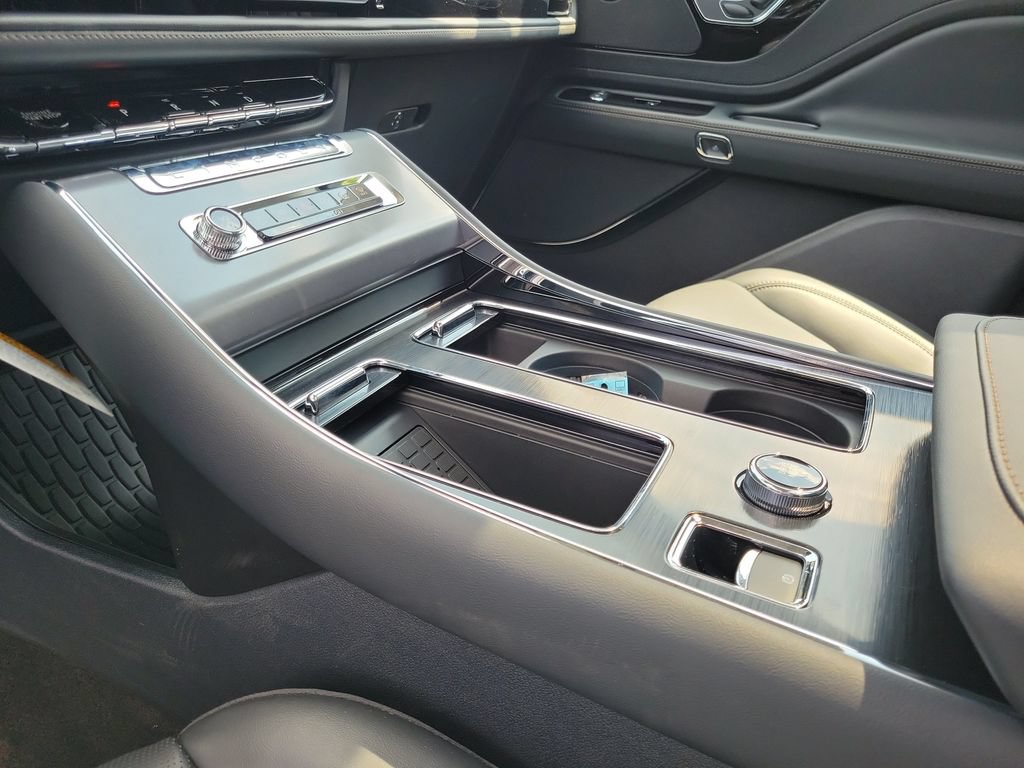 New 2026 Lincoln Aviator AWD image 29