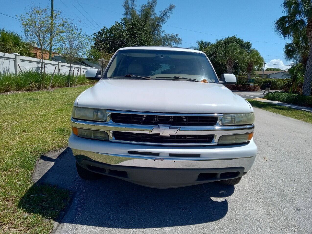 Used 2002 Chevrolet Suburban LT RWD image 5