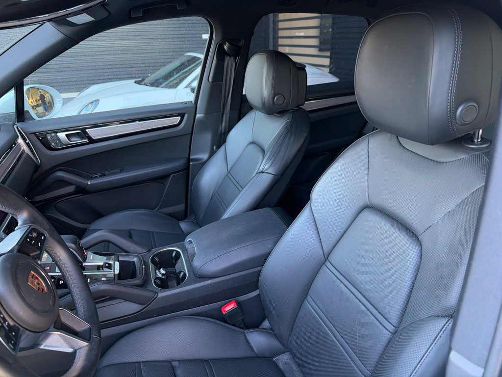 Certified 2023 Porsche Cayenne AWD/4WD image 5