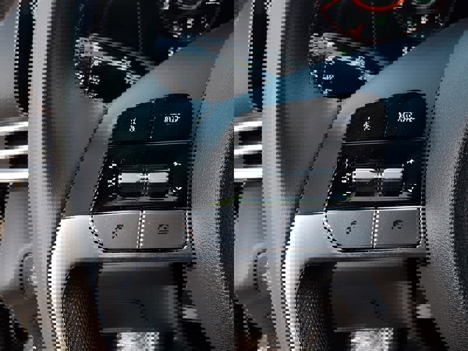 Used 2023 Hyundai Elantra Limited image 39