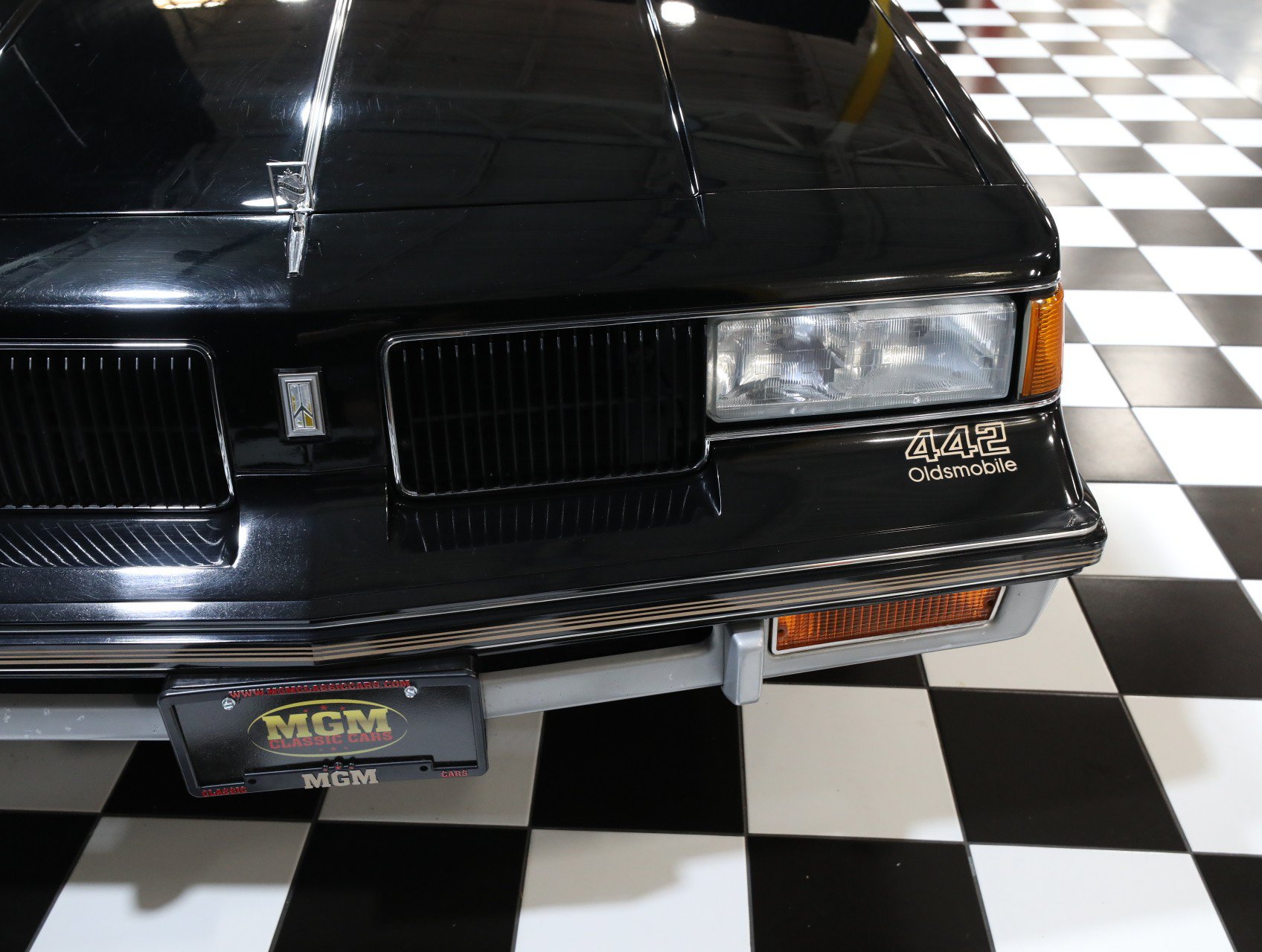 Used 1987 Oldsmobile Cutlass Supreme Salon RWD image 10