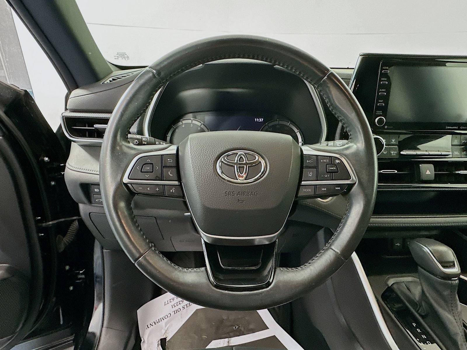 Used 2021 Toyota Highlander XSE FWD image 11