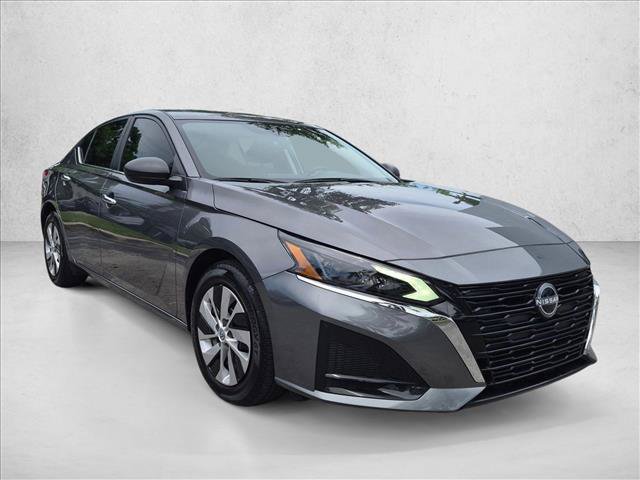 Certified 2025 Nissan Altima 2.5 S FWD image 3