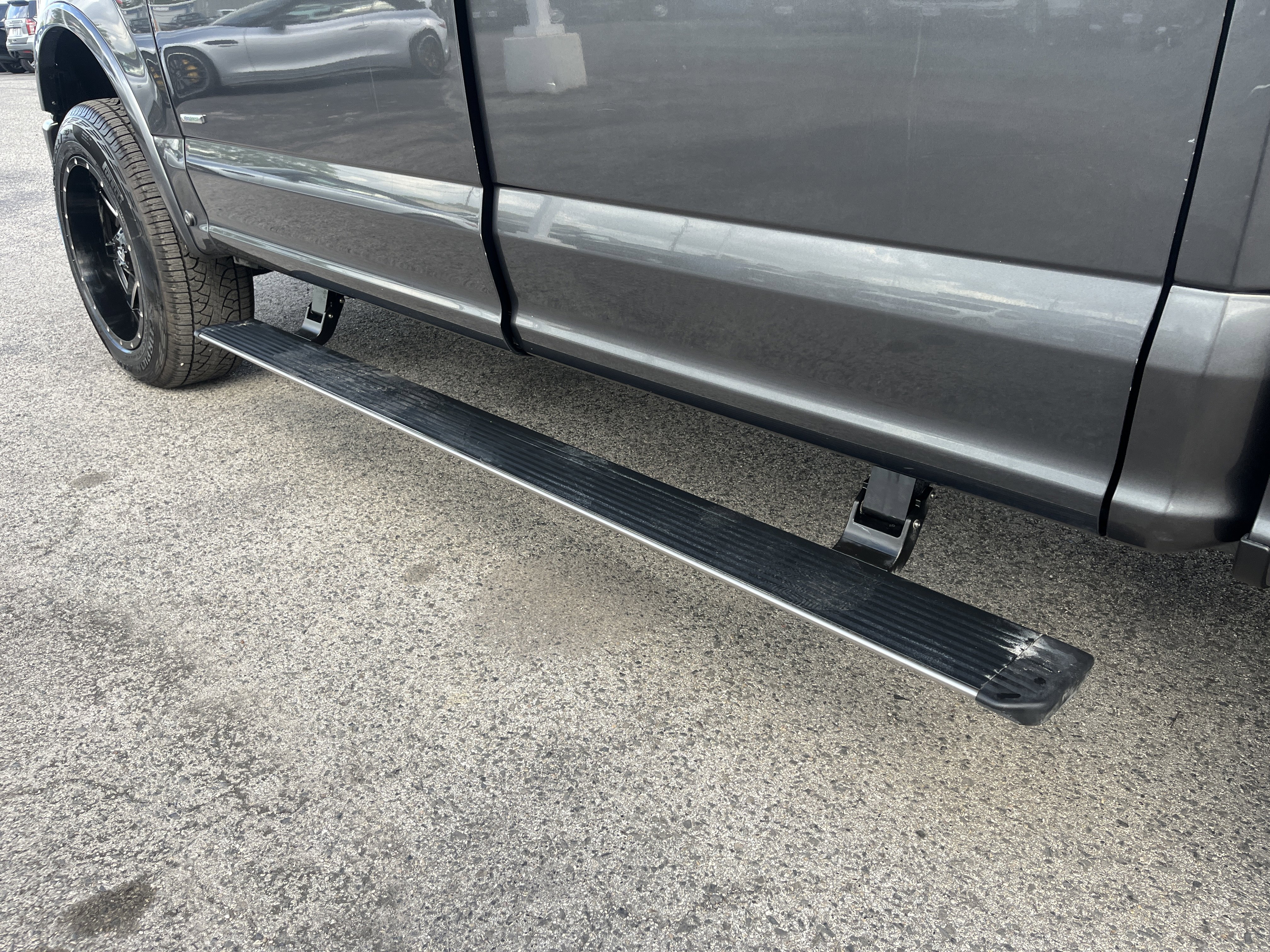 Used 2016 Ford F150 Platinum w/ Equipment Group 701A Luxury RWD image 10