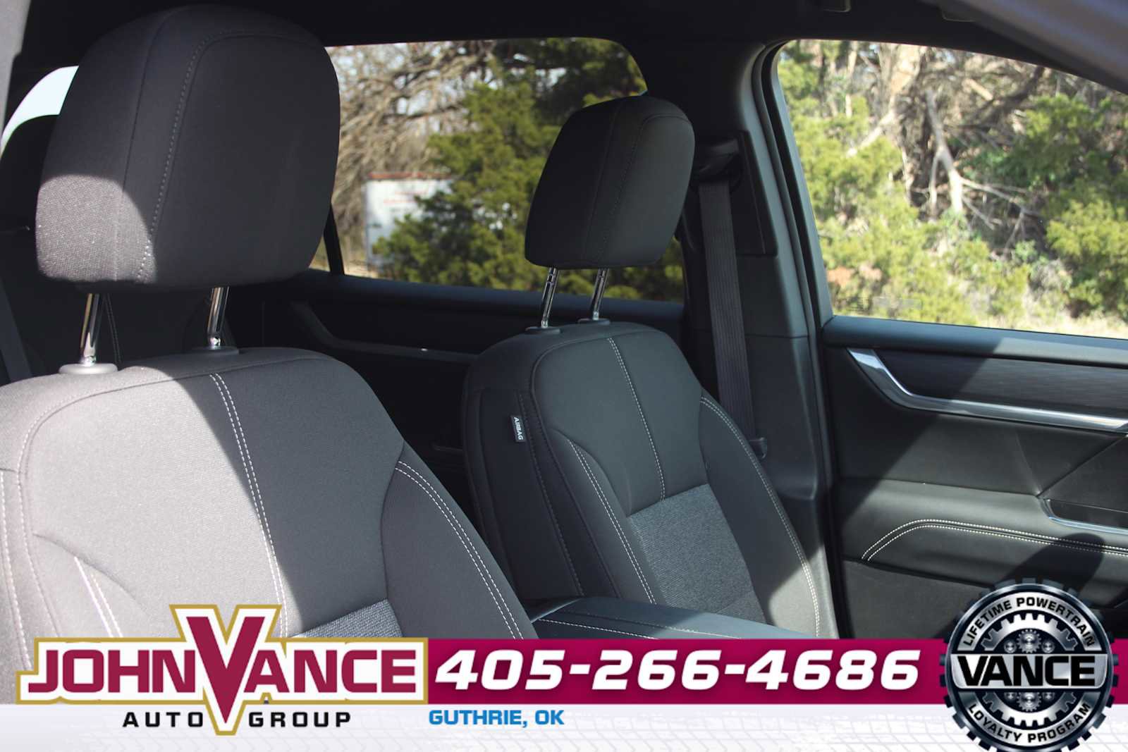 Used 2025 GMC Acadia Elevation image 16